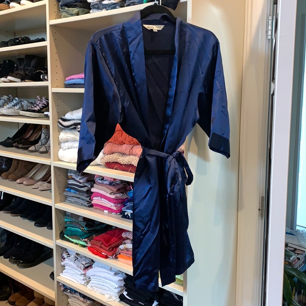 Like new Pretty robes robe